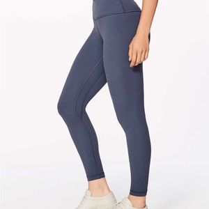 lululemon shadow blue aligns 25"